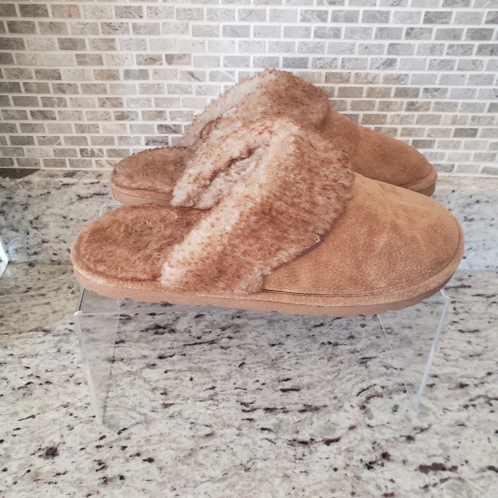 LAMO Shearling Fur Slippers - Picture 2 of 3
